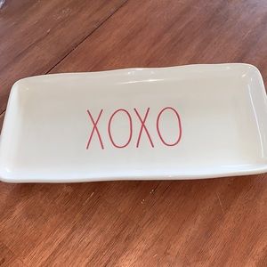 Rae Dunn XOXO platter